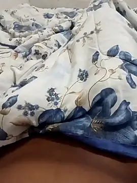 karolgree online show from 10.10.25