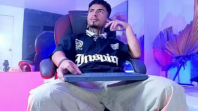 Snapshot of JuanCamiilo_66 chatting on 08.05.26 JuanCamiilo 66 online show from 08.05.26