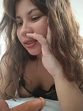 Snapshot of Yara0k chatting on 11.05.25 Yara0k online show from 11.05.25