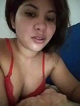 Snapshot of Yara0k chatting on 12.22.25 Yara0k online show from 12.22.25