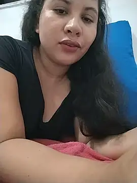 Snapshot of Yara0k chatting on 02.13.26 Yara0k online show from 02.13.26