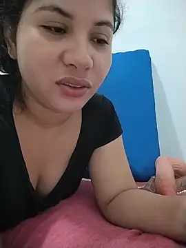 Snapshot of Yara0k chatting on 02.21.26 Yara0k online show from 02.21.26