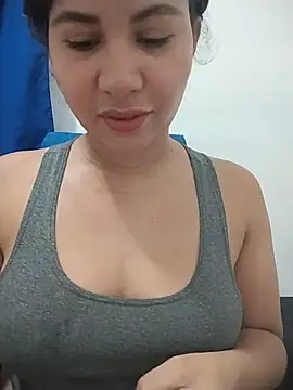 Snapshot of Yara0k chatting on 05.18.26 Yara0k online show from 05.18.26