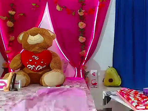 Snapshot of natashakissess chatting on 10.16.25 natashakissess online show from 10.16.25