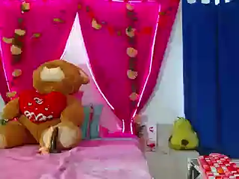 Snapshot of natashakissess chatting on 10.22.25 natashakissess online show from 10.22.25