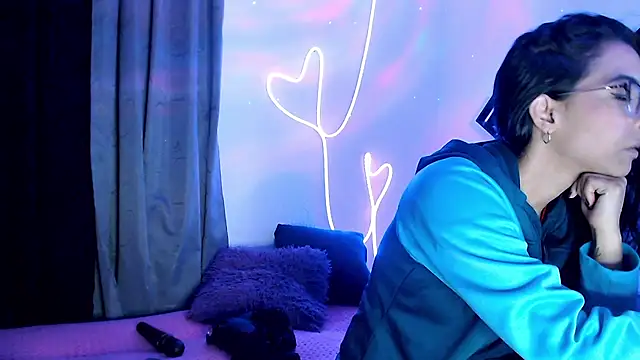 Snapshot of agatha_lovee chatting on 02.18.25 agatha lovee online show from 02.18.25