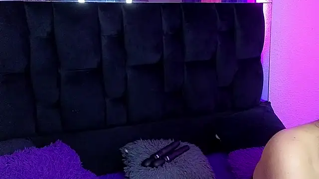 Snapshot of agatha_lovee chatting on 09.10.25 agatha lovee online show from 09.10.25