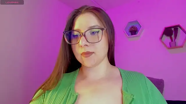 Roxxanne Bail online show from 04.14.26