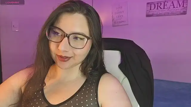 Roxxanne Bail online show from 04.15.26