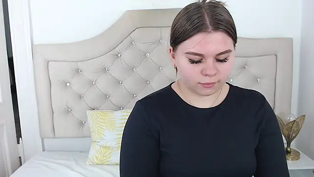 Snapshot of AbbyPleasure chatting on 12.20.24 AbbyPleasure online show from 12.20.24