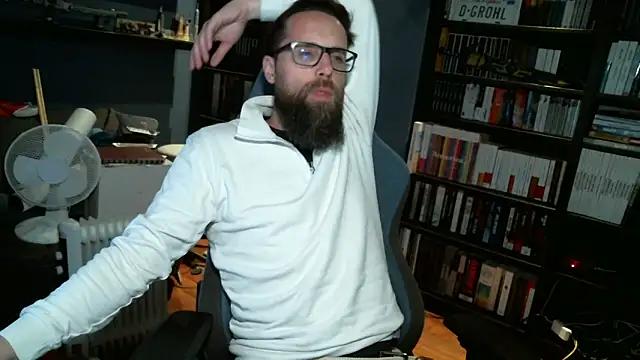 Snapshot of MeSteff chatting on 12.21.24 MeSteff online show from 12.21.24