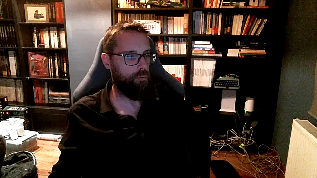 Snapshot of MeSteff chatting on 10.12.25 MeSteff online show from 10.12.25