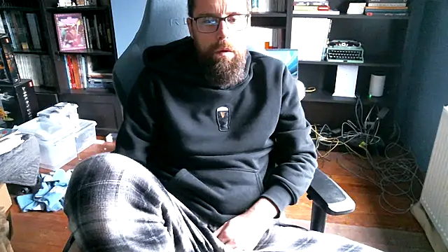 Snapshot of MeSteff chatting on 11.09.25 MeSteff online show from 11.09.25