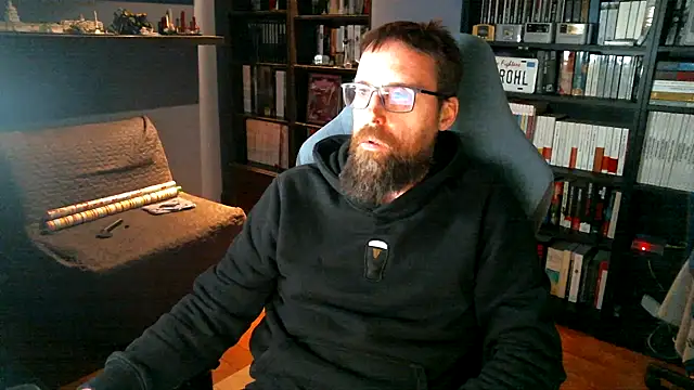 Snapshot of MeSteff chatting on 04.15.26 MeSteff online show from 04.15.26