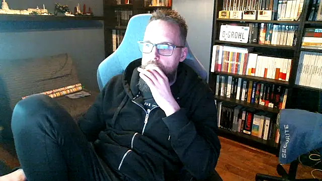 Snapshot of MeSteff chatting on 04.17.26 MeSteff online show from 04.17.26