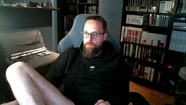 Snapshot of MeSteff chatting on 04.22.26 MeSteff online show from 04.22.26