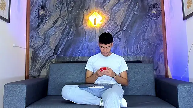 Snapshot of liam_genner_ chatting on 12.01.24 liam genner online show from 12.01.24