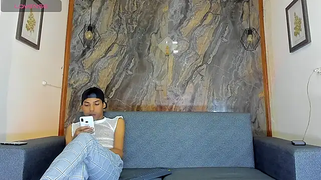 Snapshot of liam_genner_ chatting on 12.04.24 liam genner online show from 12.04.24