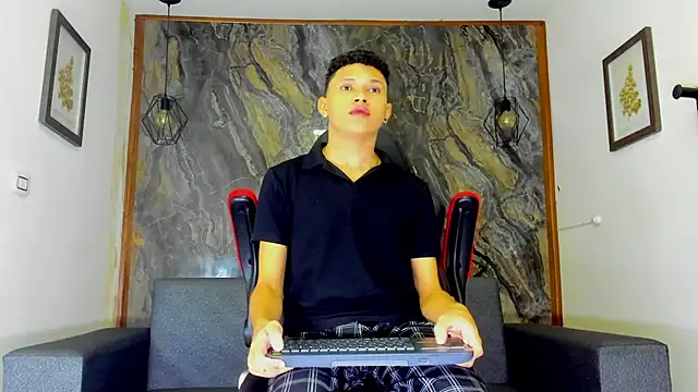 Snapshot of liam_genner_ chatting on 01.29.25 liam genner online show from 01.29.25