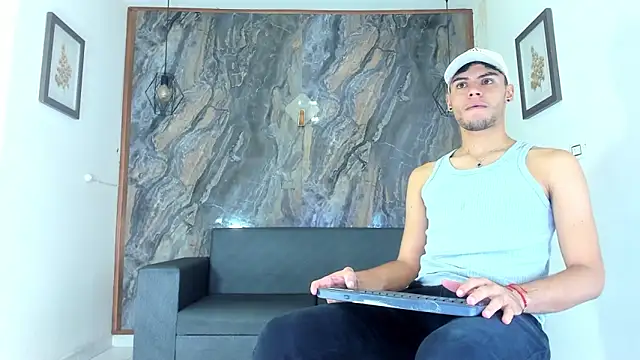 Snapshot of liam_genner_ chatting on 02.02.25 liam genner online show from 02.02.25