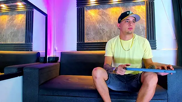 Snapshot of liam_genner_ chatting on 09.13.25 liam genner online show from 09.13.25