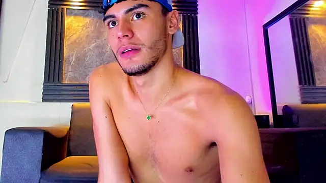 Snapshot of liam_genner_ chatting on 10.11.25 liam genner online show from 10.11.25