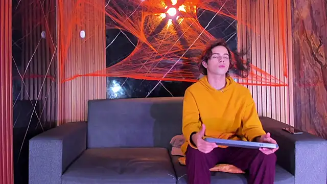 Snapshot of liam_genner_ chatting on 10.26.25 liam genner online show from 10.26.25