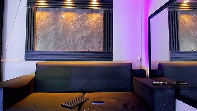 Snapshot of liam_genner_ chatting on 11.05.25 liam genner online show from 11.05.25