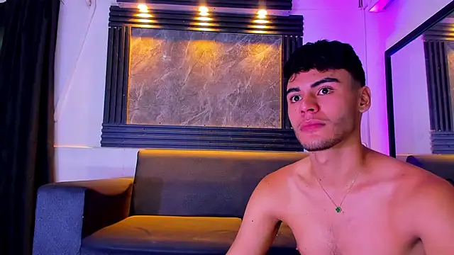 Snapshot of liam_genner_ chatting on 11.08.25 liam genner online show from 11.08.25