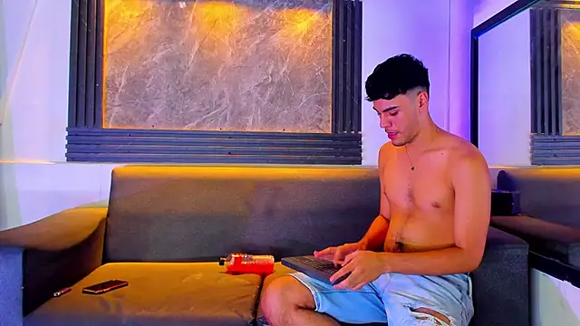 Snapshot of liam_genner_ chatting on 11.20.25 liam genner online show from 11.20.25