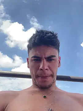 Snapshot of liam_genner_ chatting on 12.21.25 liam genner online show from 12.21.25