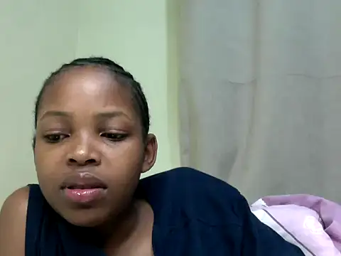 Snapshot of queen-sasha chatting on 05.13.26 queen-sasha online show from 05.13.26
