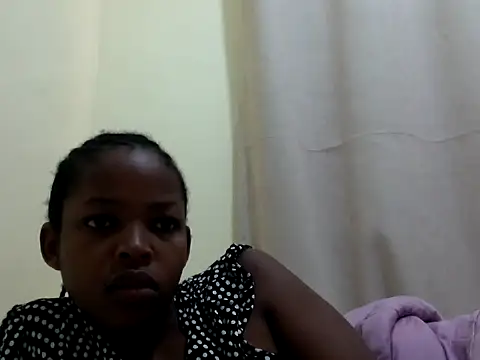 Snapshot of queen-sasha chatting on 05.25.26 queen-sasha online show from 05.25.26