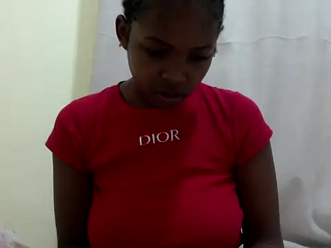 Snapshot of queen-sasha chatting on 05.28.26 queen-sasha online show from 05.28.26