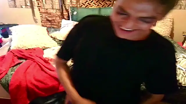 Snapshot of Indian_Blaze00 chatting on 12.19.25 Indian Blaze00 online show from 12.19.25