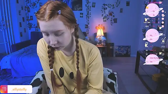 Snapshot of CallMeEffy1 chatting on 10.25.25 CallMeEffy1 online show from 10.25.25