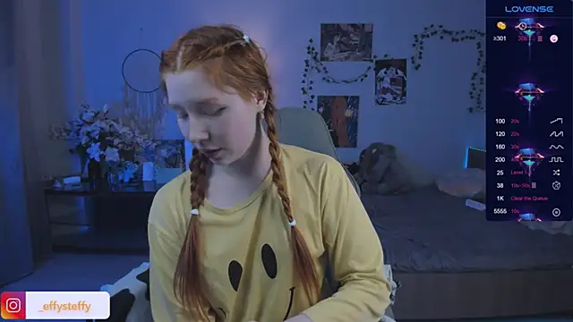 Snapshot of CallMeEffy1 chatting on 11.12.25 CallMeEffy1 online show from 11.12.25