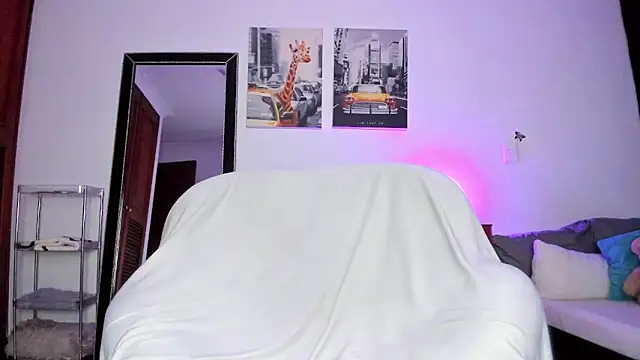 Curlblue online show from 03.18.25