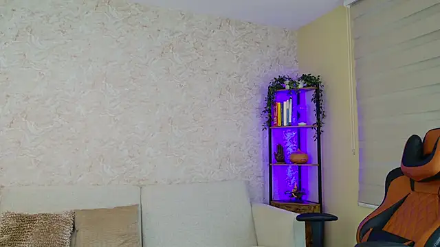 Snapshot of AdanReilly chatting on 02.19.25 AdanReilly online show from 02.19.25