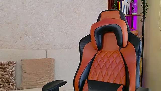 Snapshot of AdanReilly chatting on 11.23.25 AdanReilly online show from 11.23.25