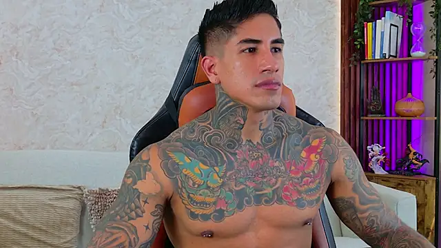 Snapshot of AdanReilly chatting on 02.08.26 AdanReilly online show from 02.08.26