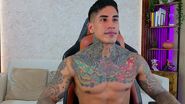 Snapshot of AdanReilly chatting on 02.14.26 AdanReilly online show from 02.14.26