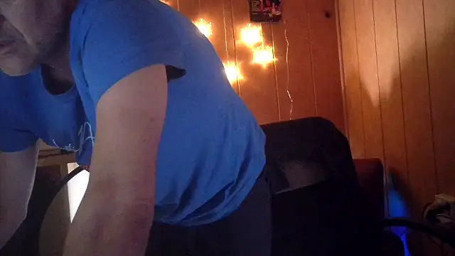 Snapshot of Lia_Y_PatrickX chatting on 11.18.25 Lia Y PatrickX online show from 11.18.25