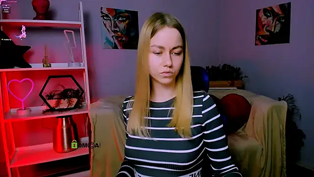 Snapshot of scarlet_mooore chatting on 03.05.25 scarlet mooore online show from 03.05.25