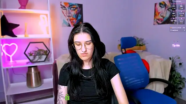 Snapshot of scarlet_mooore chatting on 03.17.25 scarlet mooore online show from 03.17.25