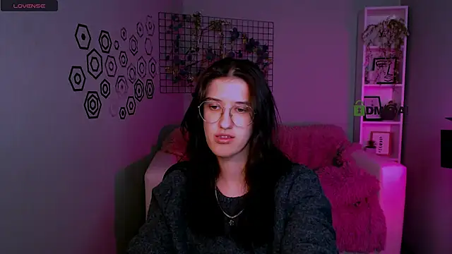 Snapshot of scarlet_mooore chatting on 11.11.25 scarlet mooore online show from 11.11.25