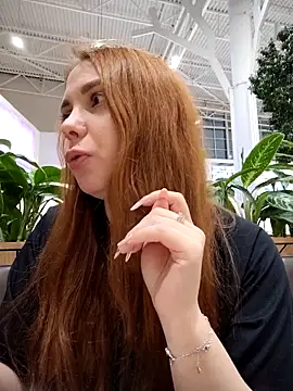 Snapshot of oh_rachel chatting on 10.20.25 oh rachel online show from 10.20.25