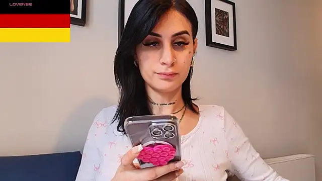 Snapshot of goddess_dollxxx chatting on 10.09.25 goddess dollxxx online show from 10.09.25