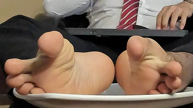 Snapshot of thesexlawyer1 chatting on 11.08.25 thesexlawyer1 online show from 11.08.25