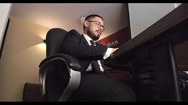 Snapshot of thesexlawyer1 chatting on 01.10.26 thesexlawyer1 online show from 01.10.26